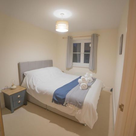 הוילה Merstham Sleeps9 Parking&Garage 17 Mins To Gatwick, 30 To London מראה חיצוני תמונה
