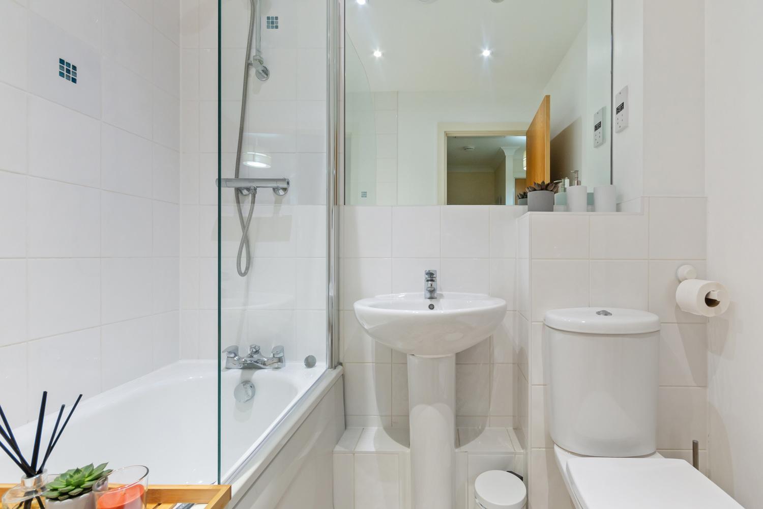 הוילה Merstham Sleeps9 Parking&Garage 17 Mins To Gatwick, 30 To London מראה חיצוני תמונה