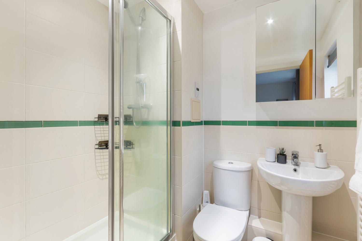 הוילה Merstham Sleeps9 Parking&Garage 17 Mins To Gatwick, 30 To London מראה חיצוני תמונה
