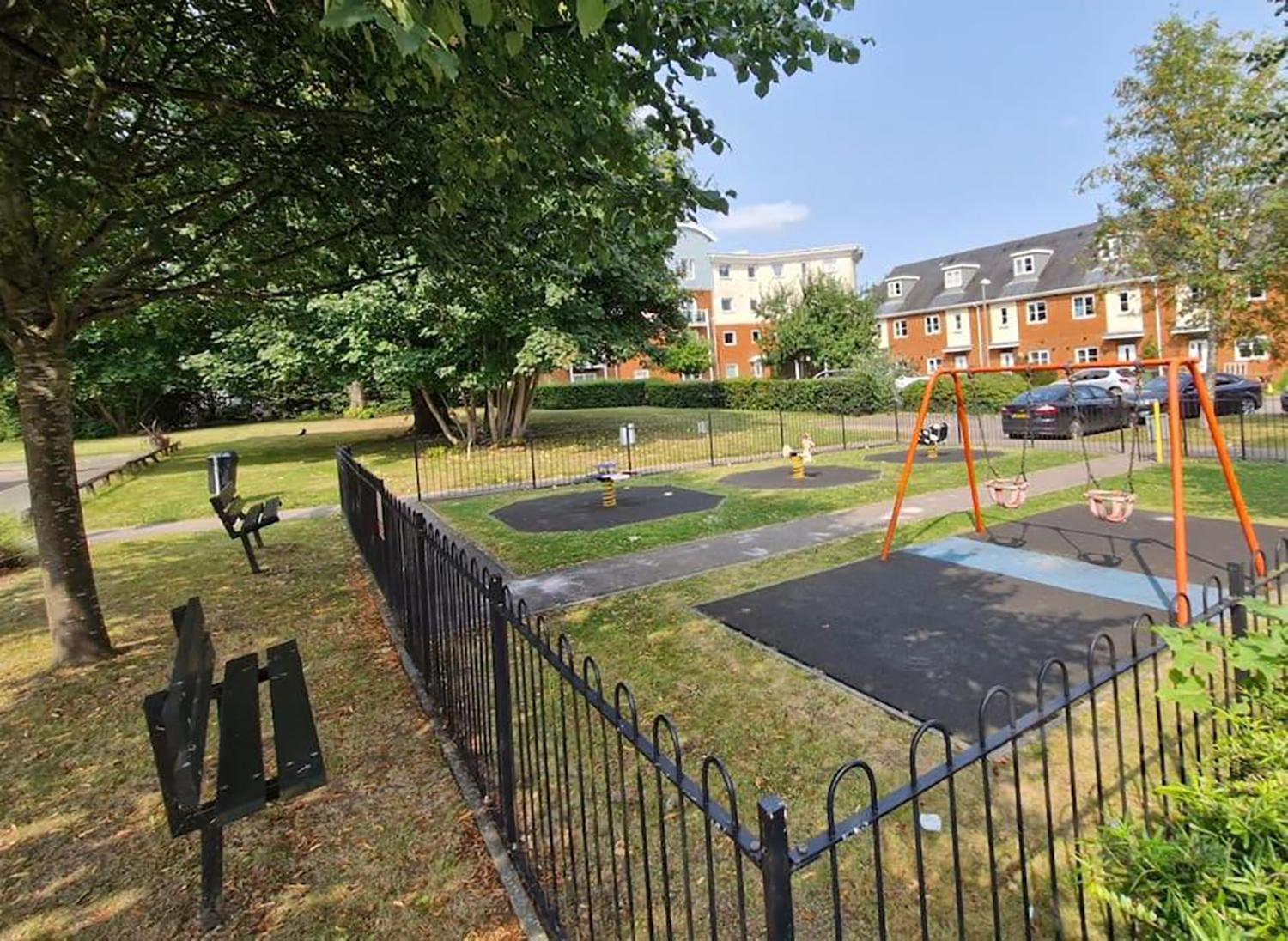 הוילה Merstham Sleeps9 Parking&Garage 17 Mins To Gatwick, 30 To London מראה חיצוני תמונה